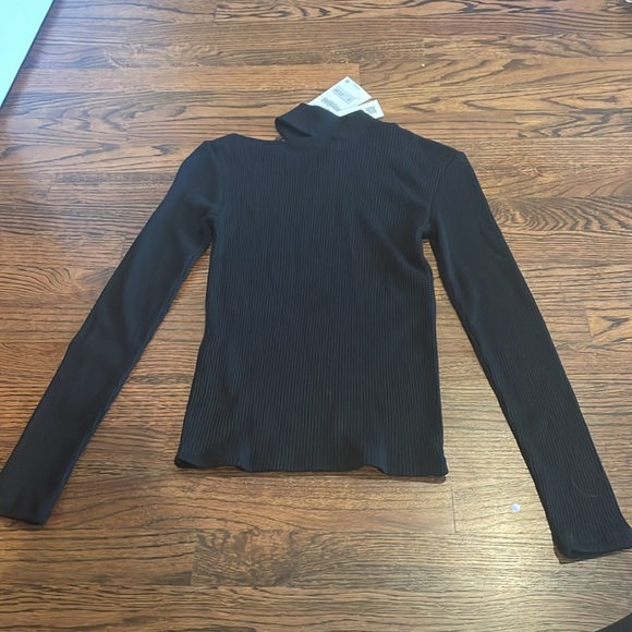 Zara black knit off the shoulder top - Picture 2 of 6